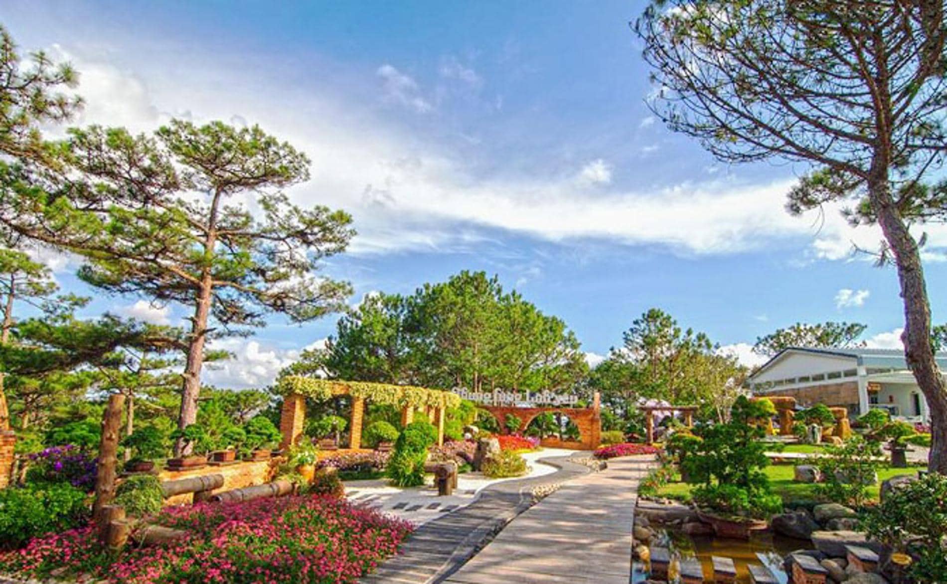 tourist site image