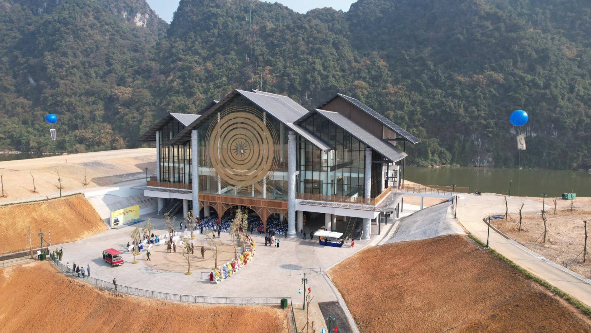 tourist site image