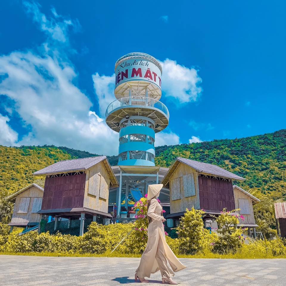 tourist site image